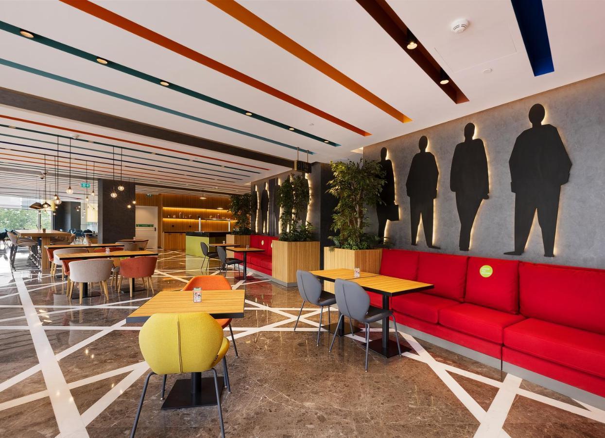 宜必思尚品伊斯坦布尔梅特尔酒店 外观 照片 The interior of the lounge