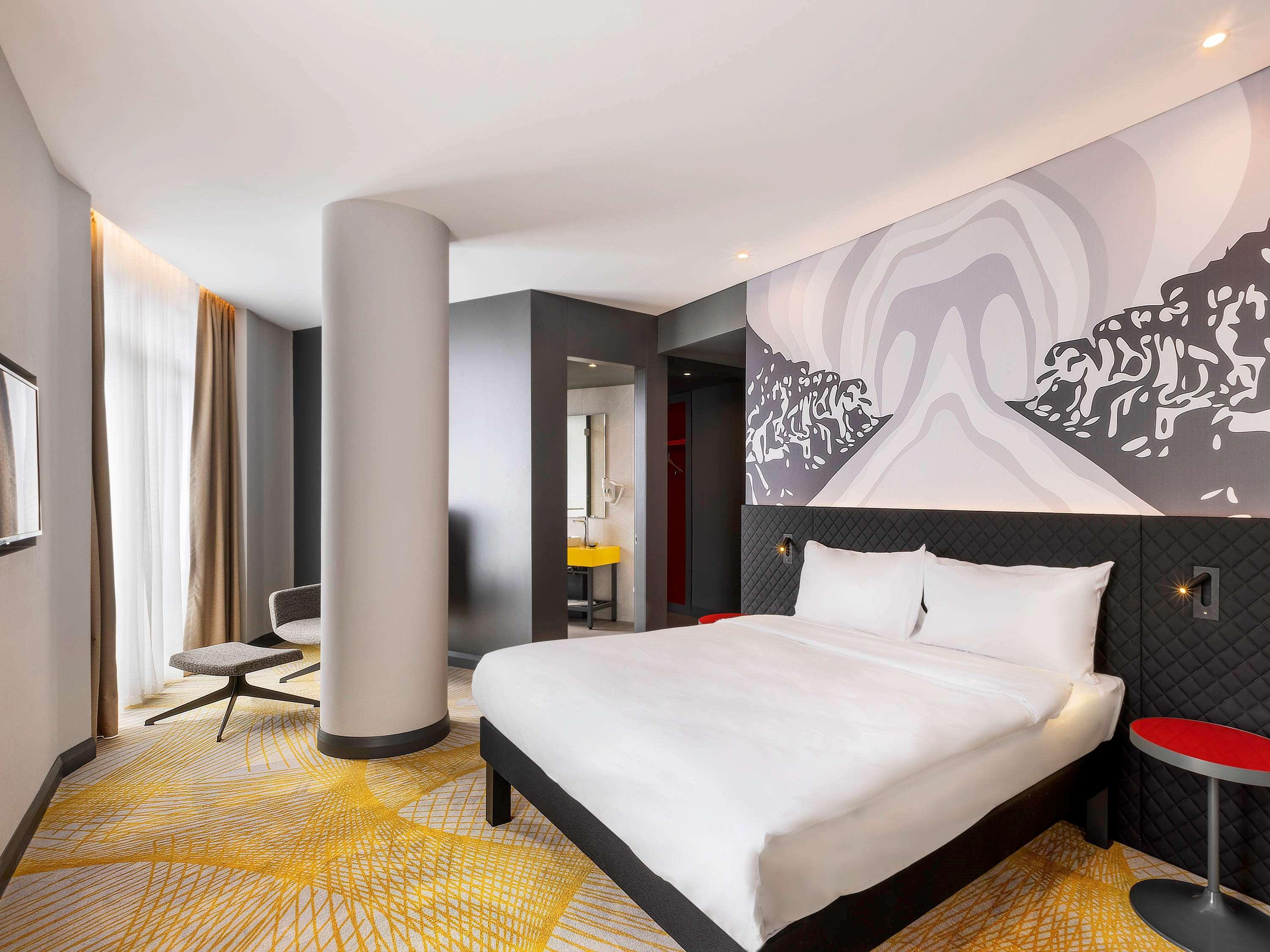 宜必思尚品伊斯坦布尔梅特尔酒店 外观 照片 A room at the hotel