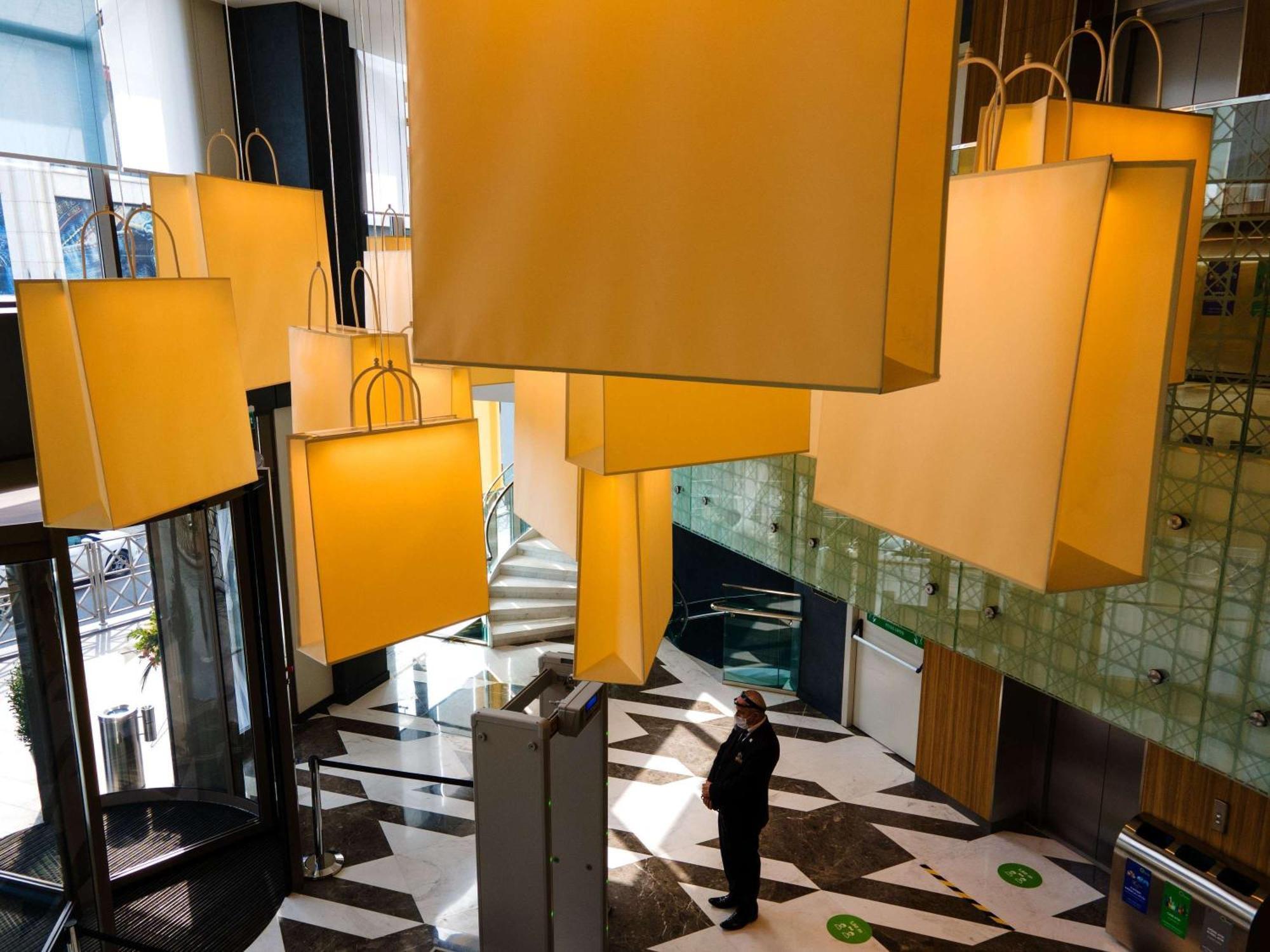 宜必思尚品伊斯坦布尔梅特尔酒店 外观 照片 The interior of the hotel