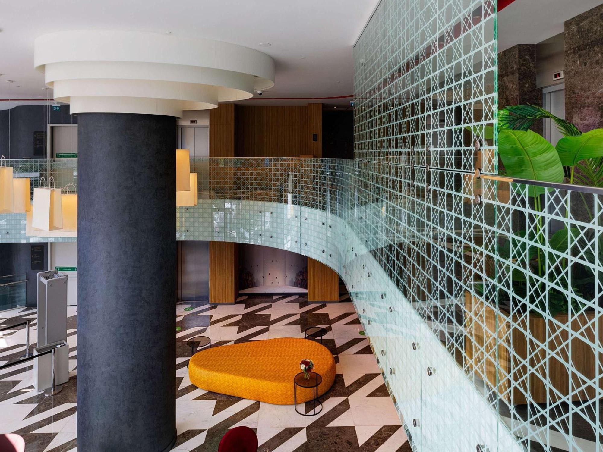 宜必思尚品伊斯坦布尔梅特尔酒店 外观 照片 The interior of the hotel